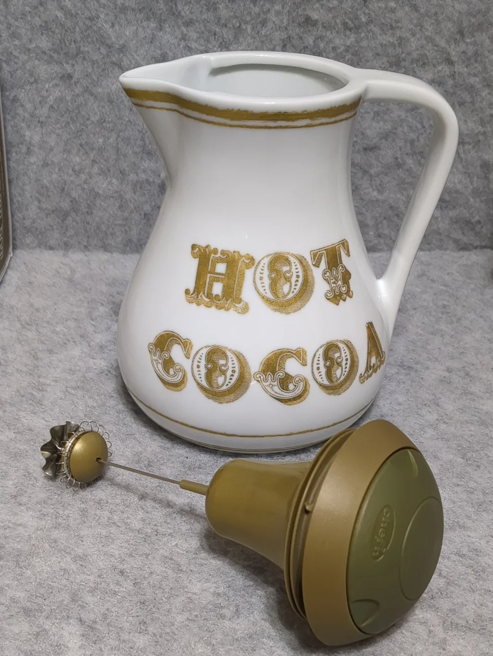 Williams Sonoma Hot Chocolate ceramic Pot NWT